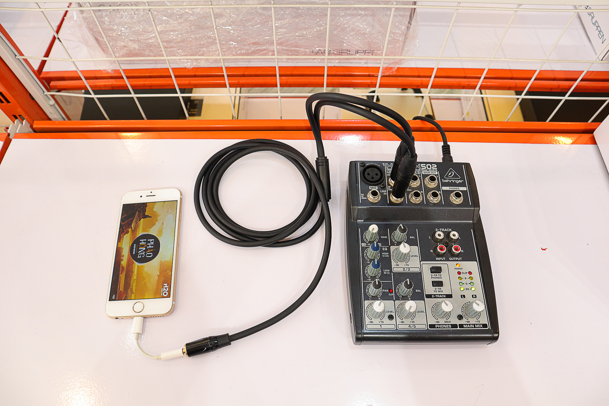 How to connect audio mixer to iPhone